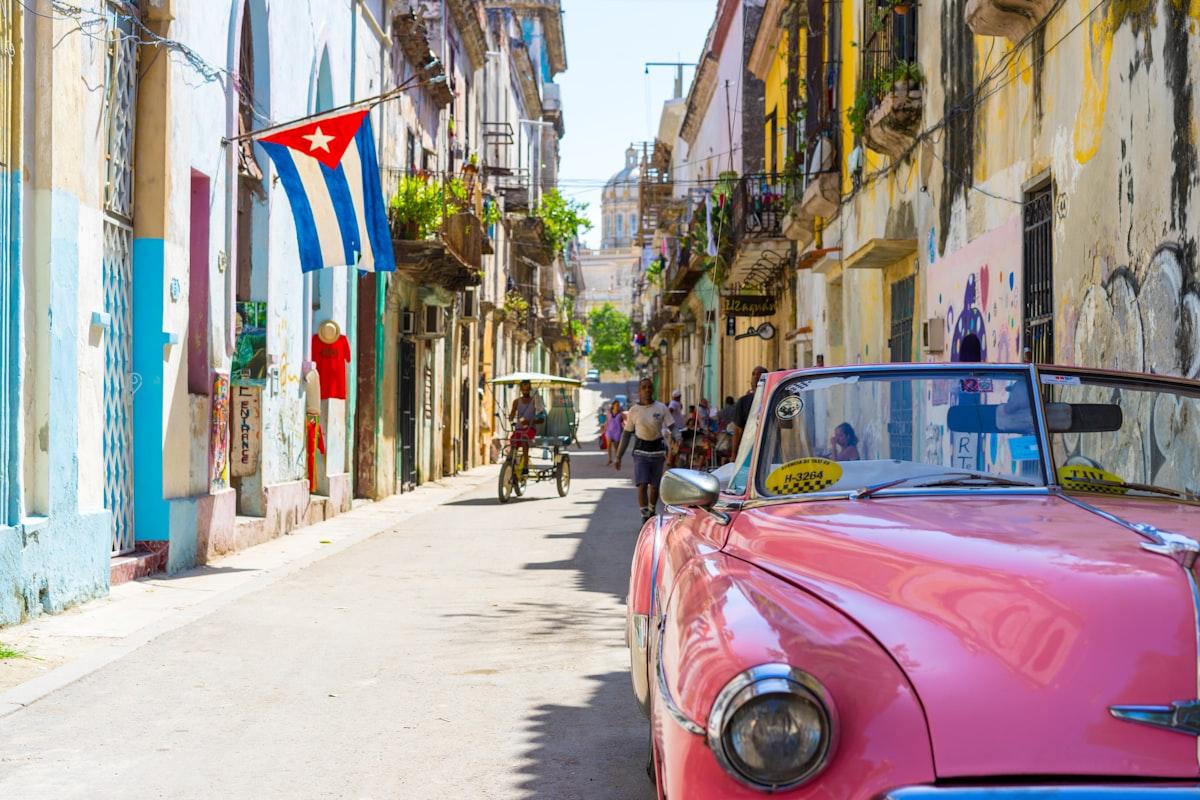 La Havane Cuba voitures colorées