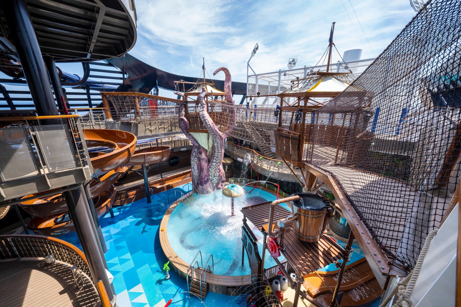 Piscines et pont extérieur du MSC Seascape