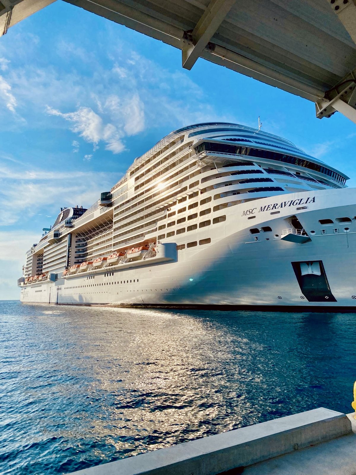 MSC Meraviglia à quai à Nassau, Bahamas, sur une rotation Caraïbes